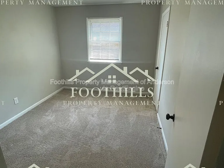 2505 Rolling Green Rd — Photo 5