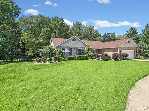 2nd image of 1579 Meade Dr