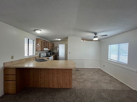 4th image of 3136 Lake Dr