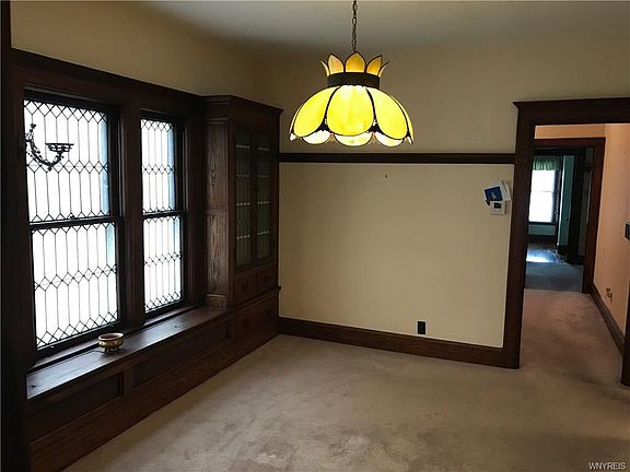 5th image of 79 Lancaster Ave