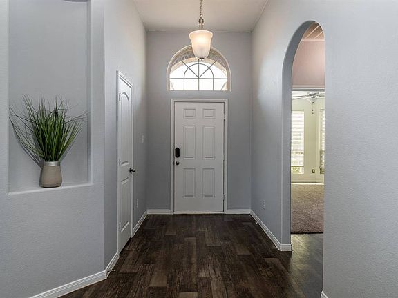 5th image of 5218 Lilac Hollow Ln