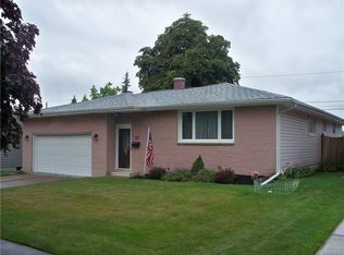 110 Dartwood Dr, Cheektowaga, NY 14227