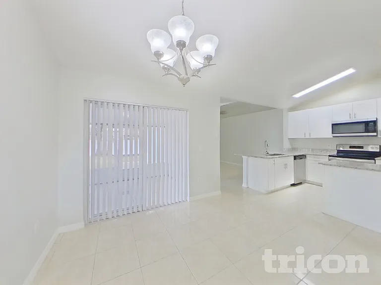311 Ferrara Ct — Photo 4