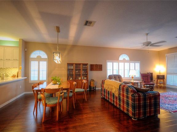 3rd image of 1341 Lindenwood Dr