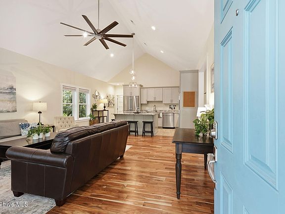 2nd image of 1425 Seafarer Drive