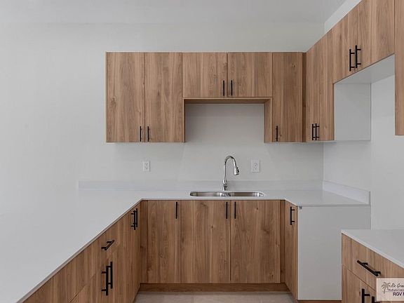 4th image of 4984 Alexa Rd