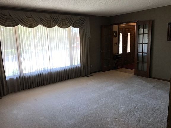 5th image of 4402 Central Ave