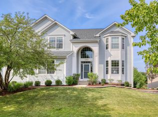 2949 Shamrock Dr, Elgin, IL 60124