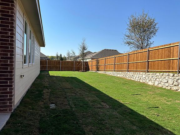 5th image of 1824 White Ash Way