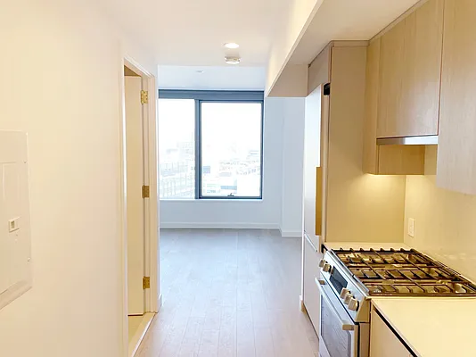 Rented by YouYork Management LLC | media 14