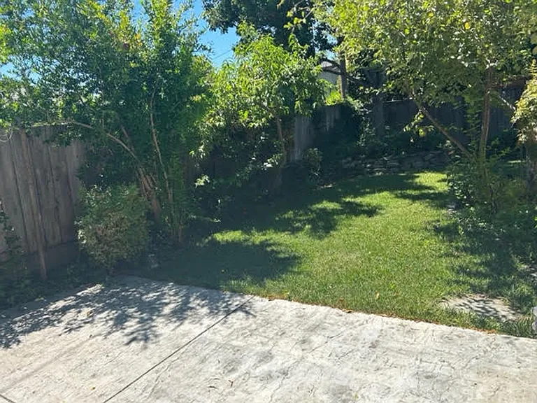 1204 Redcliff Dr — Photo 14