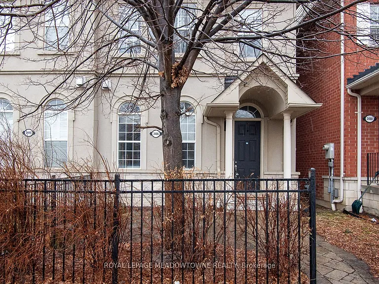 3486 Eglinton Ave W — Photo 2