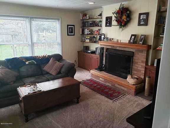 2nd image of 1320 Sheridan Dr