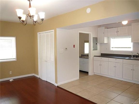 3rd image of 325 Harriman Heights Rd APT C