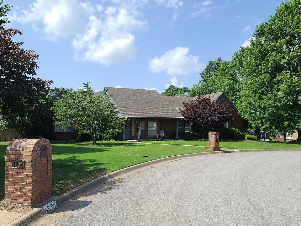 1st image of 1609 S 27th Pl