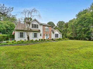 1 Thomas Farm Ln, Long Valley, NJ 07853
