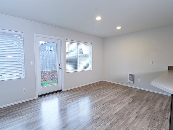 5th image of 7418 18th St SE
