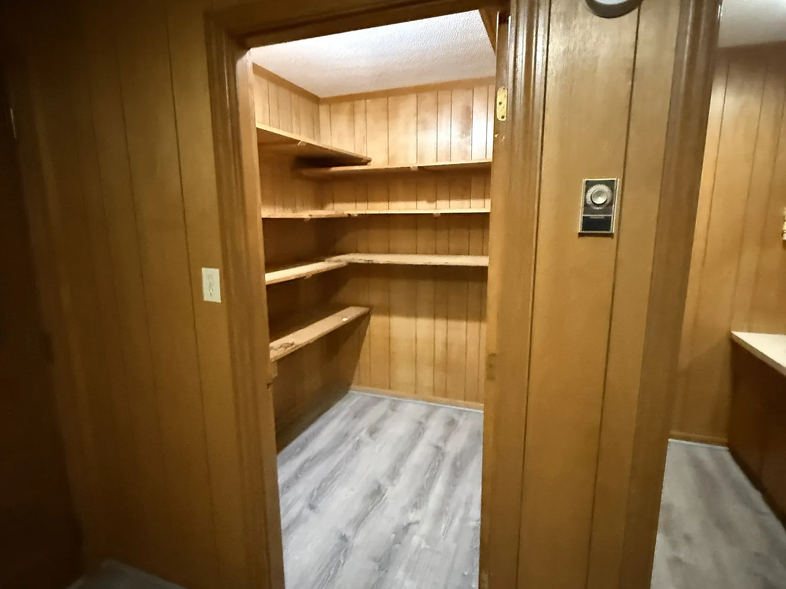 3 bed, 2340 sqft, $1,800 — Photo 2