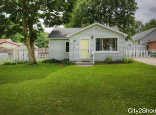 328 Dana St NW, Comstock Park, MI 49321