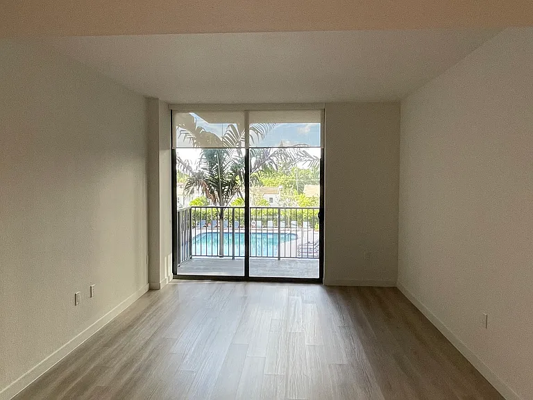 3525 NW 12th Ter #B2 — Photo 8