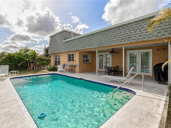 3rd image of 15636 Donzi Dr
