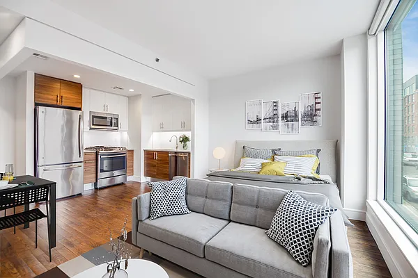 Rented by 843 Lexington Holdings LLC | media 10