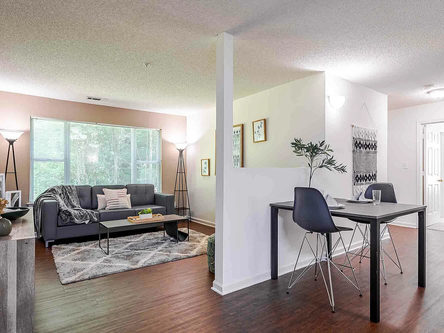 River Club Apartments — Photo 4