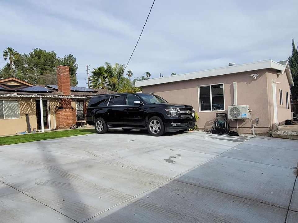 1st image of 22912 Roscoe Blvd