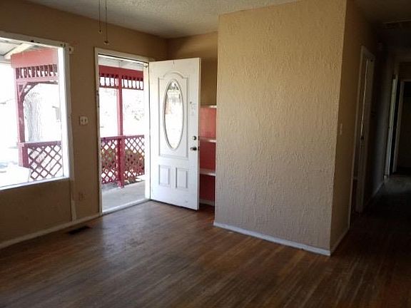 4th image of 1213 W 21st St