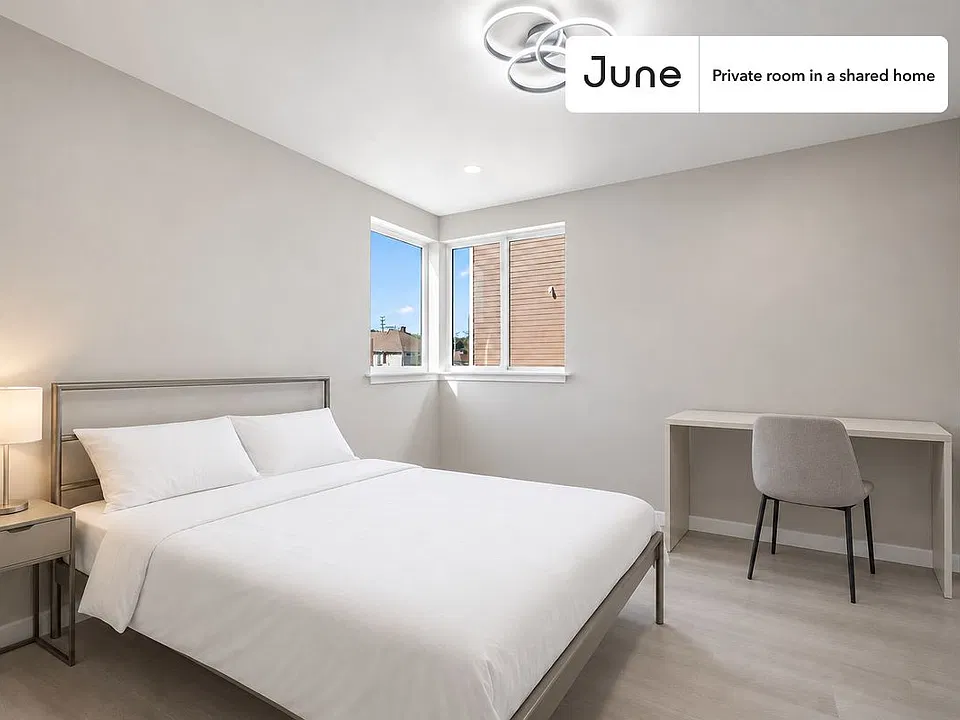 327 N Chicago #A