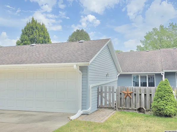 380 S Yorktown Pike Unit 30, Mason City, IA 50401