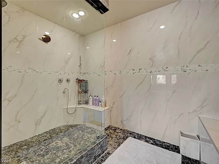 7001 Alamitos Cir — Photo 43