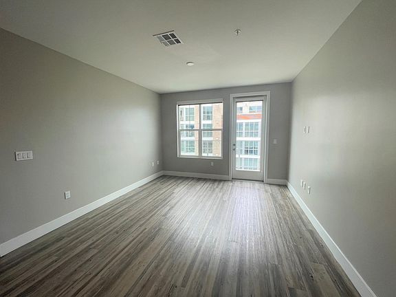 3rd image of 555 W Date St #405