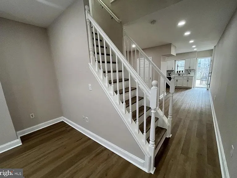 2317 E Fayette St — Photo 7
