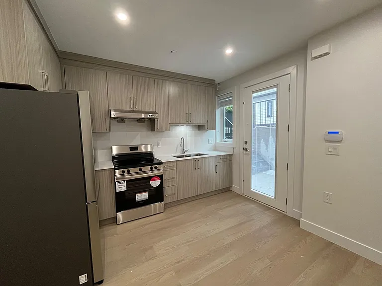 Heather St — Photo 1