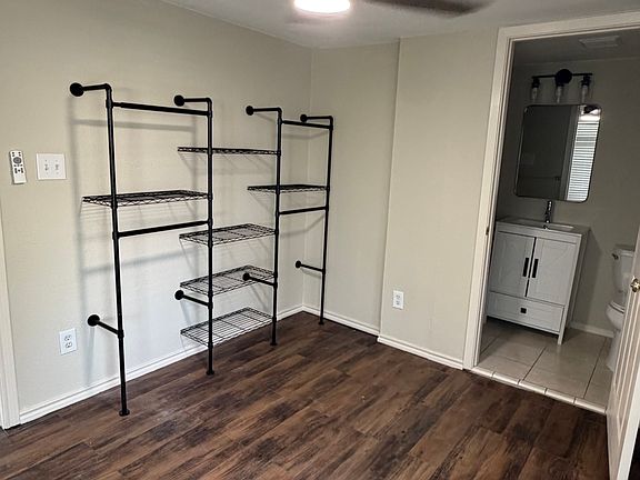 5th image of 1105 W Maple Ave #1