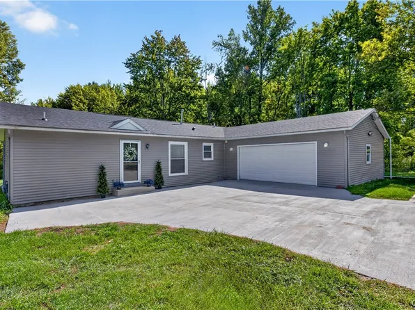 1134 County Route 12, Pennellville, NY 13132