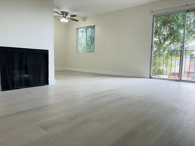 Foothill Apartments — Photo 8