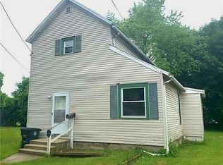 1072 Bellows St, Akron, OH 44301