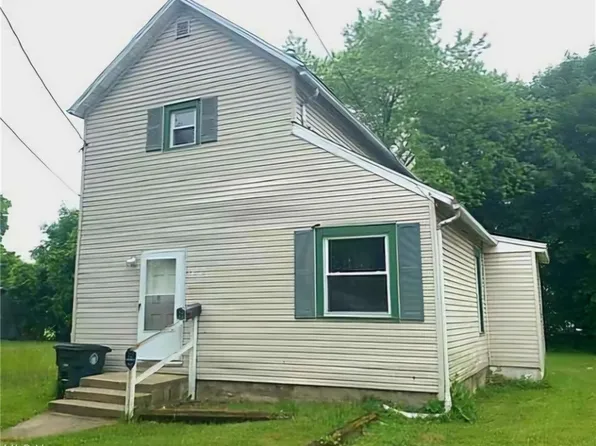 1072 Bellows St, Akron, OH 44301