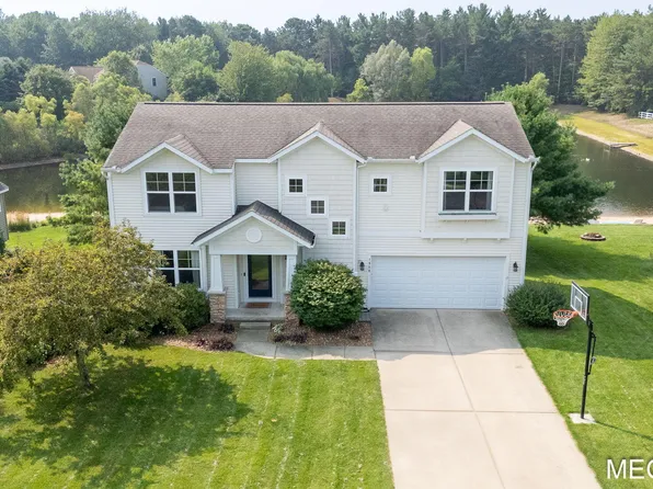 1550 Red Stem Dr, Holland, MI 49424