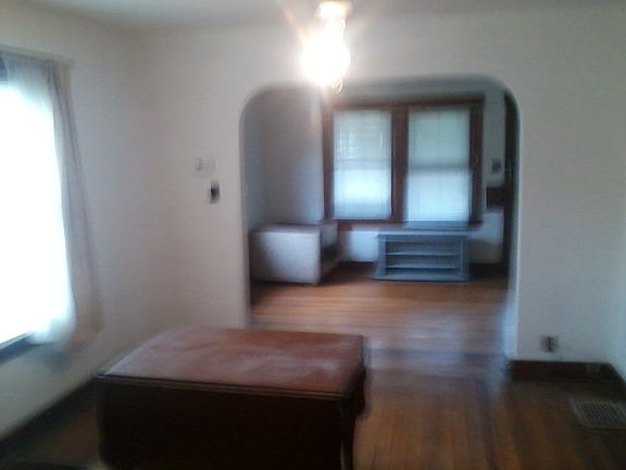4th image of 1128 Watervliet Ave