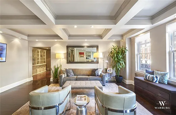 Sold by Warburg | media 2