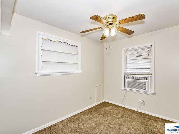 2nd image of 827 S Belmont Ave