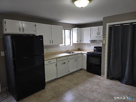 4th image of 1448 Meriden Rd APT 3