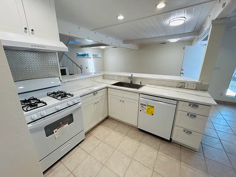 847 E Andrews Ave #B — Photo 7