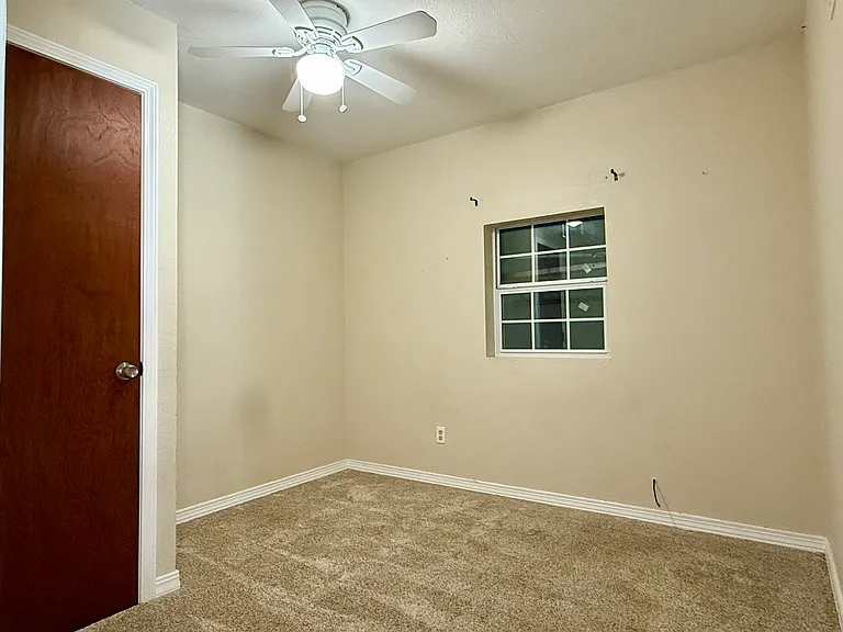 1219 Hazelwood St — Photo 7