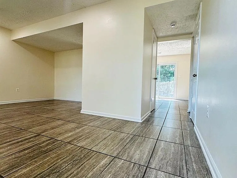 9658 Woodhue Ct — Photo 3