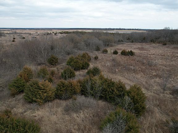 5th image of 890 NW 100th Road