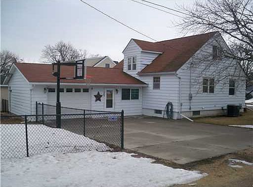 1st image of 500 1st St E
